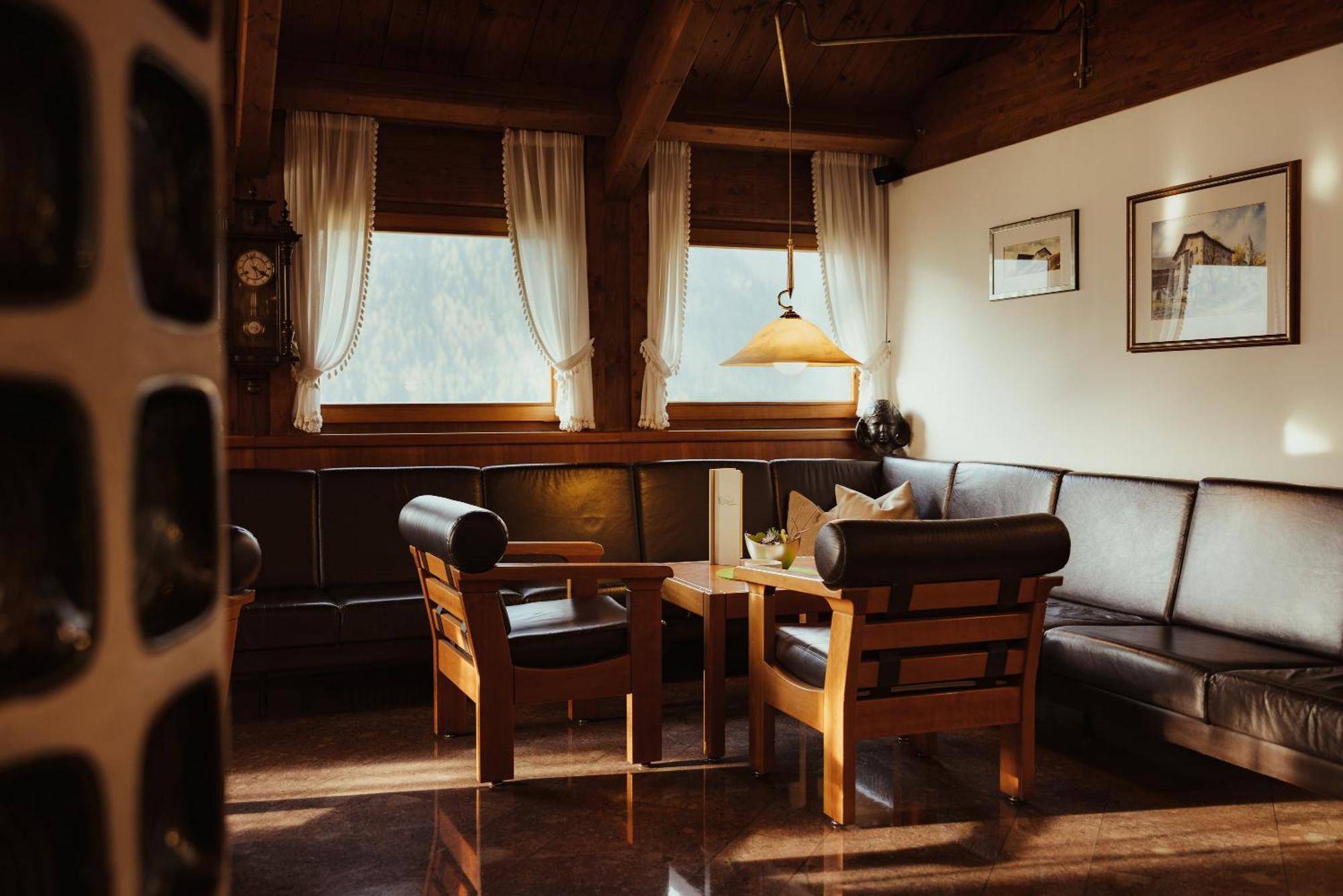 Hotel Grien Ortisei Bagian luar foto
