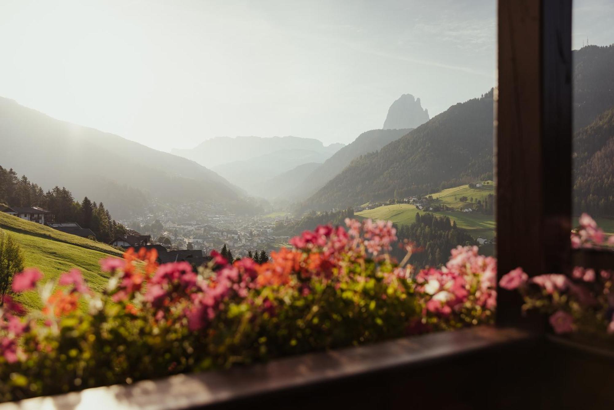 Hotel Grien Ortisei Bagian luar foto