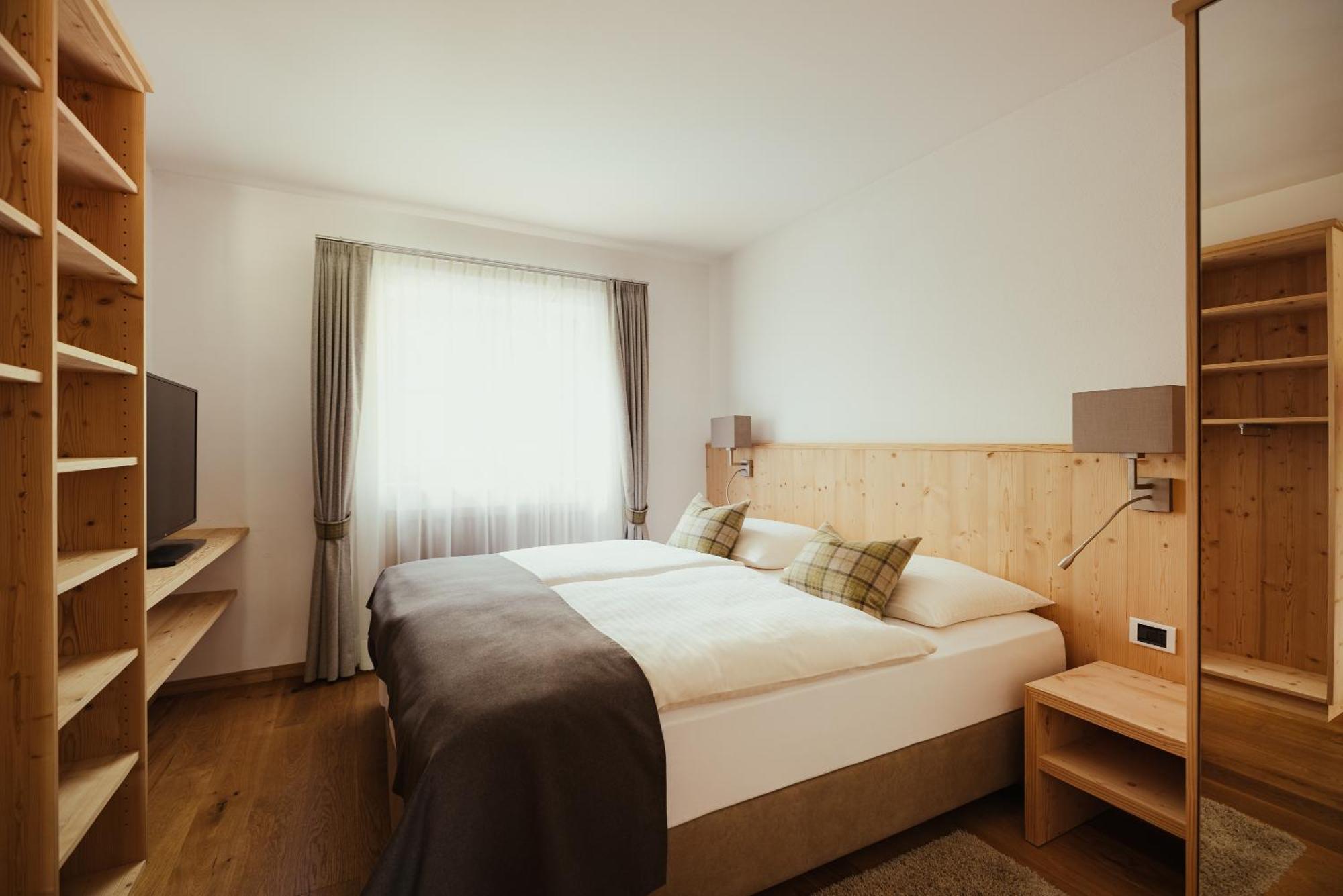 Hotel Grien Ortisei Bagian luar foto