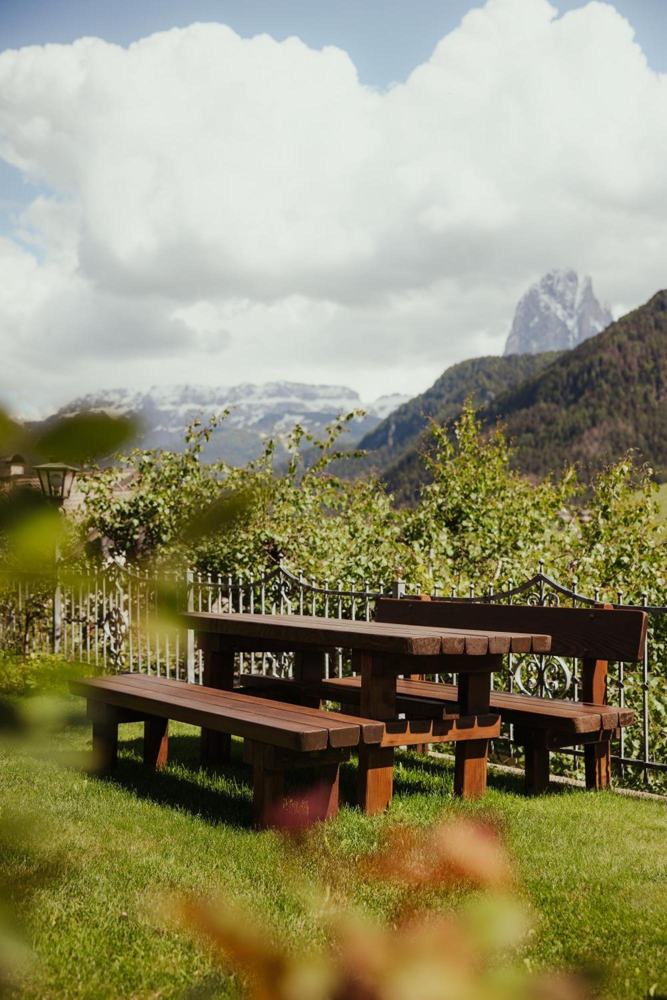 Hotel Grien Ortisei Bagian luar foto